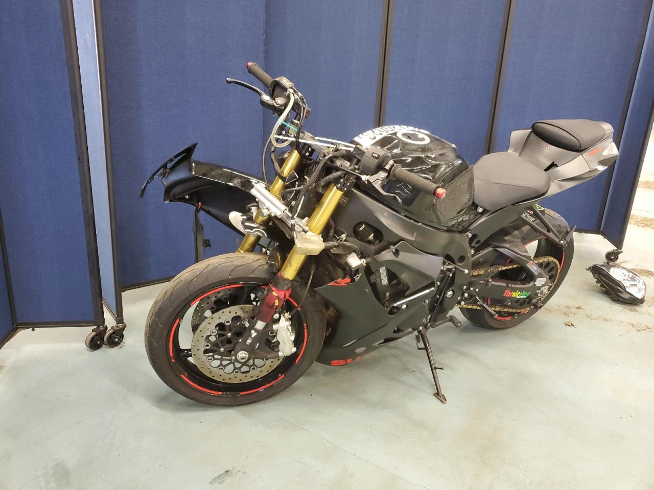Obraz 2 z 2019 SUZUKI GSX-R750  2019 z VIN JS1GR7MA6K7100575