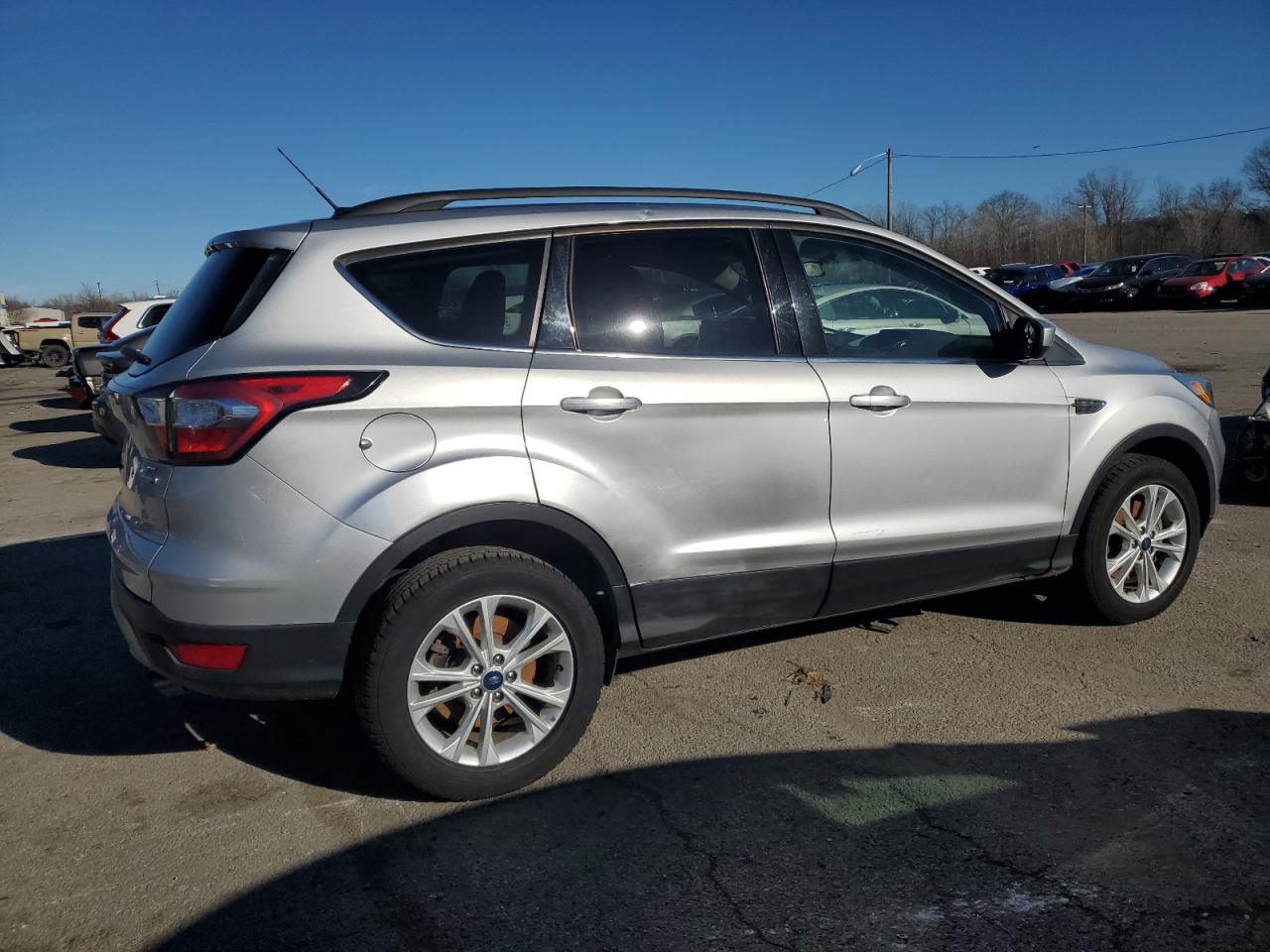 Image 3 of 2018 FORD ESCAPE SE 2018 with VIN 1FMCU9GD5JUC90174