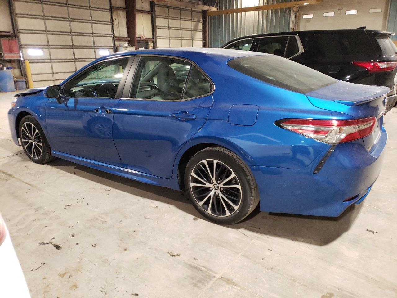 Obraz 2 z 2018 TOYOTA CAMRY L 2018 z VIN 4T1B11HK8JU011335
