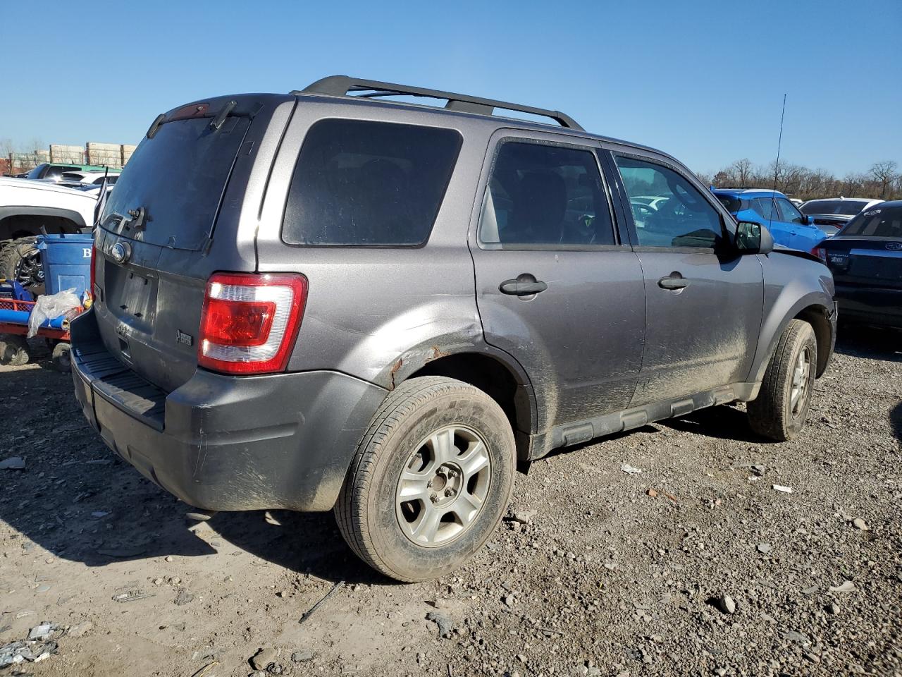 Image 3 of 2010 FORD ESCAPE XLT 2010 with VIN 1FMCU0DG1AKA92598