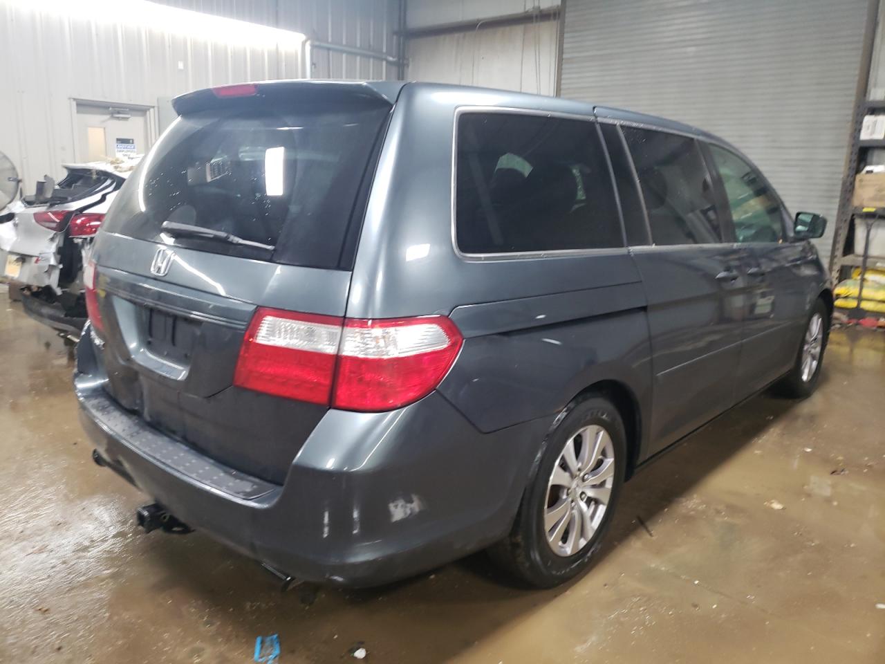 Image 3 of 2006 HONDA ODYSSEY LX 2006 with VIN 5FNRL38296B111517