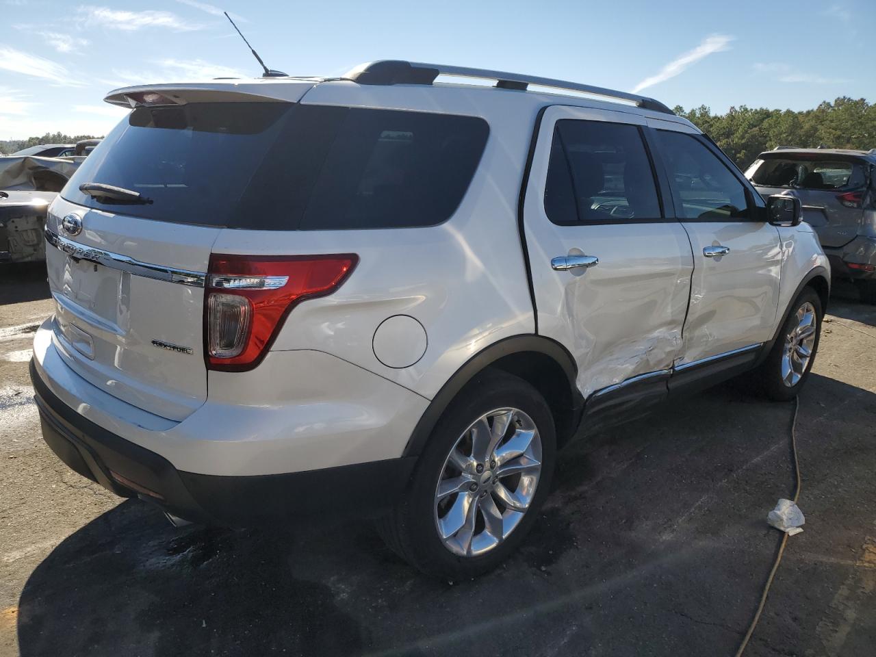 Image 3 of 2014 FORD EXPLORER XLT 2014 with VIN 1FM5K7D86EGB49399