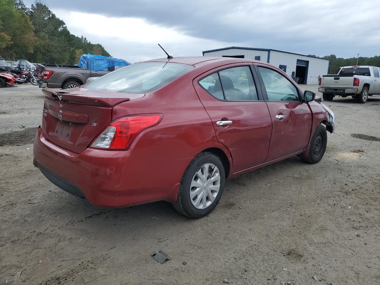 Изображение 3 2019 NISSAN VERSA S 2019 с VIN 3N1CN7AP7KL880254