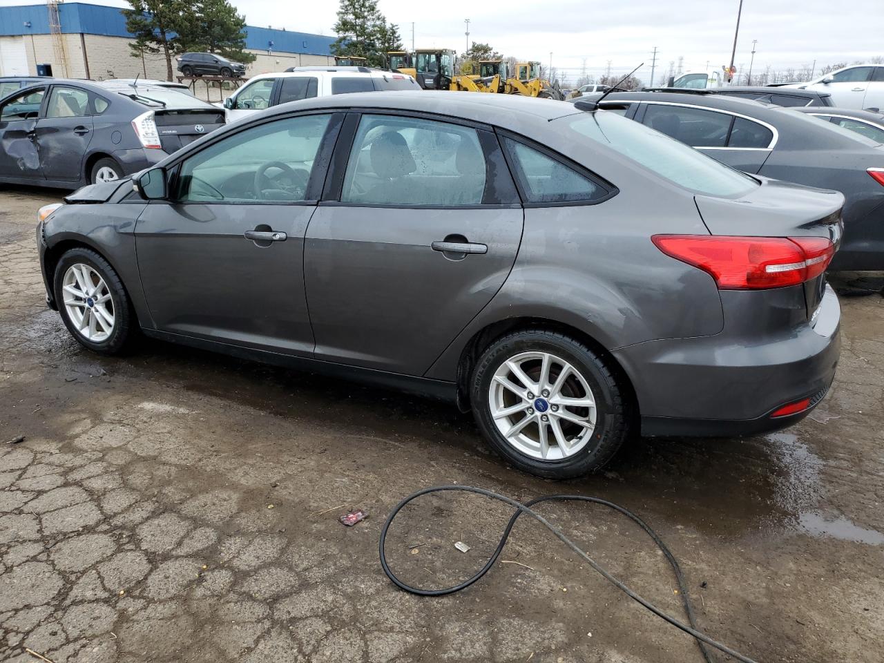 Изображение 2 2015 FORD FOCUS SE 2015 с VIN 1FADP3F20FL374032
