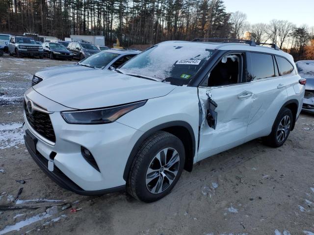 Изображение 2022 TOYOTA HIGHLANDER XLE 2022