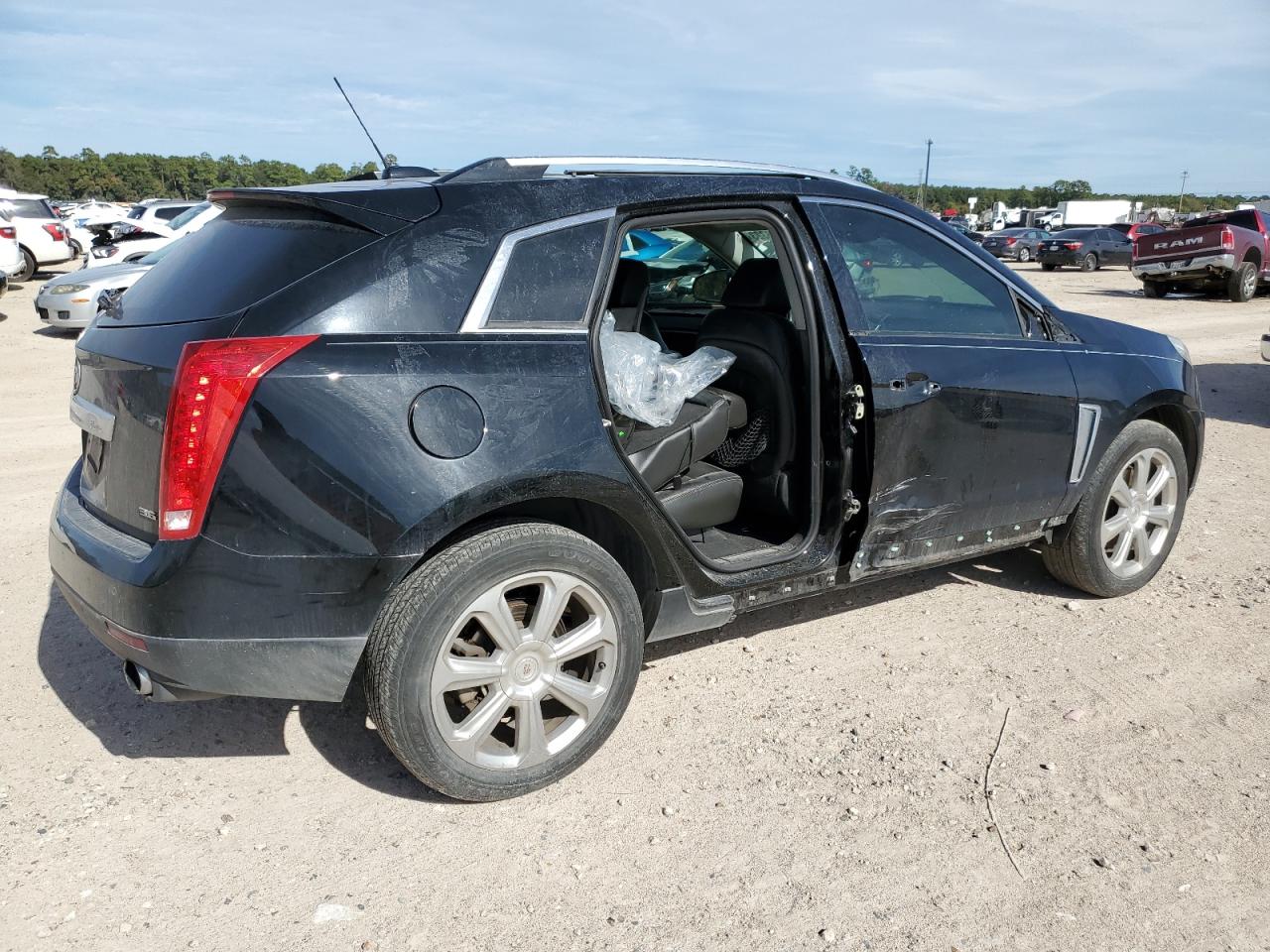 Obraz 3 z 2016 CADILLAC SRX PERFORMANCE COLLECTION 2016 z VIN 3GYFNCE32GS514302