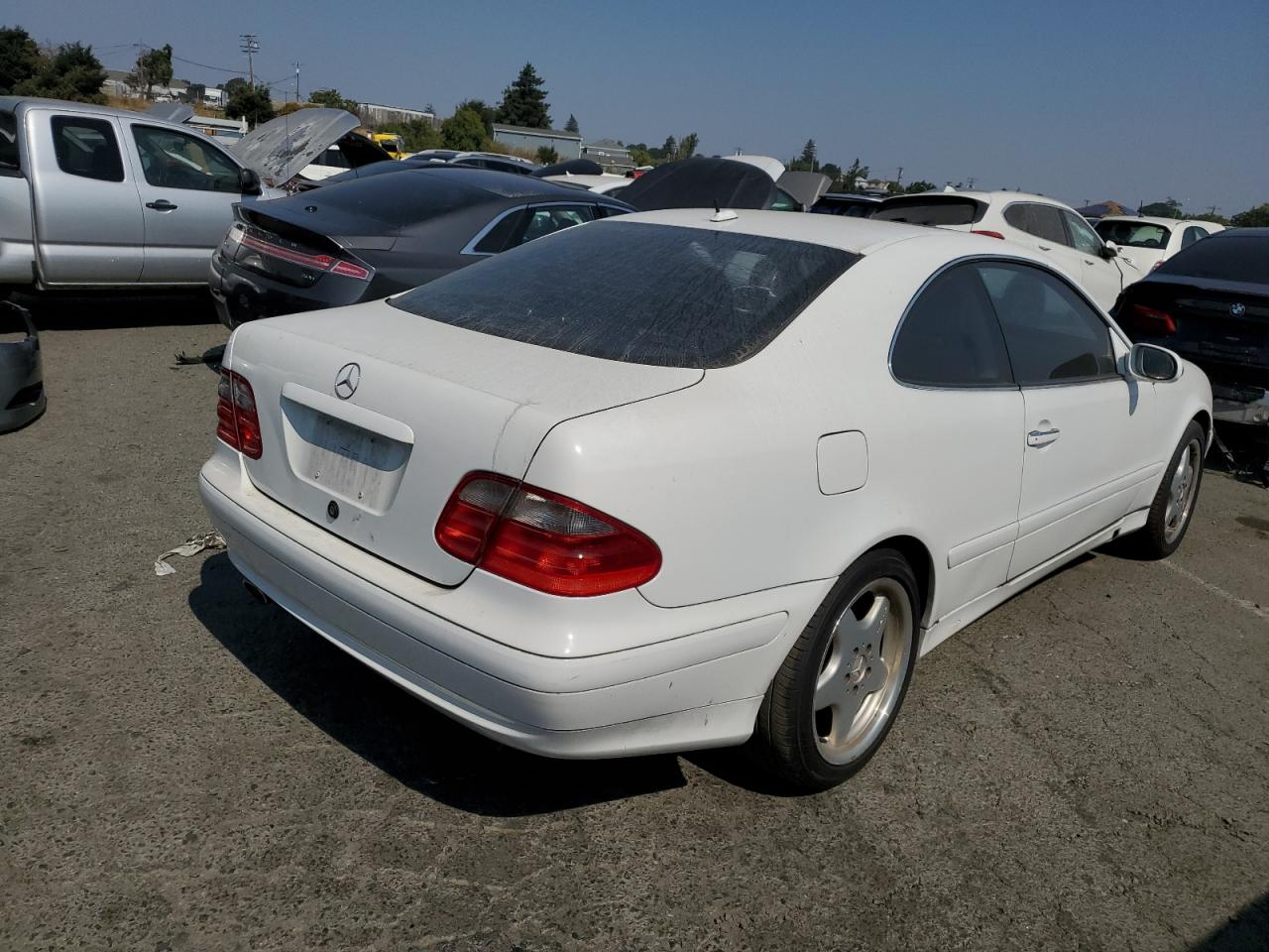 Image 3 of 2001 MERCEDES-BENZ CLK 320 2001 with VIN WDBLJ65G11F179388