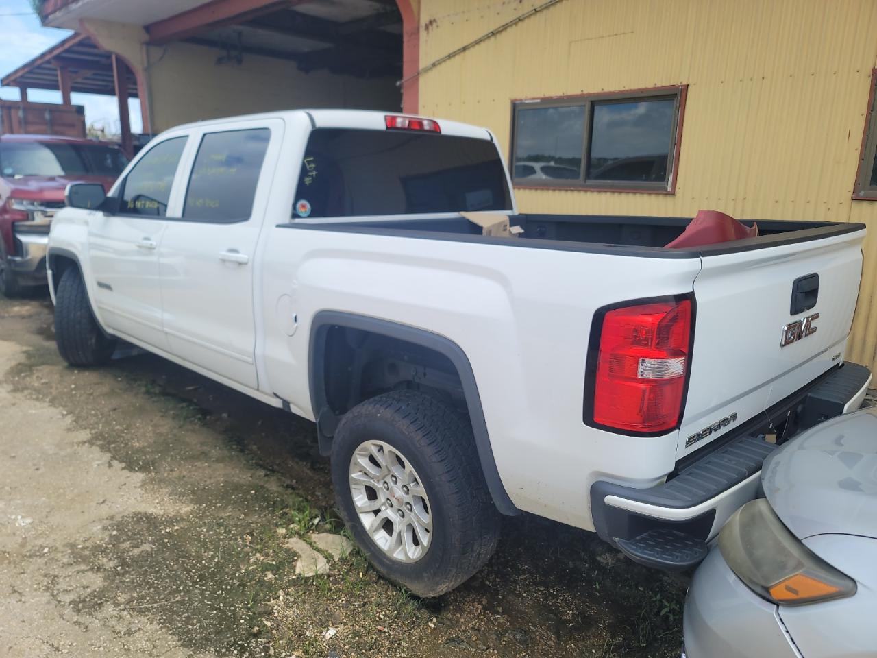 Image 2 of 2017 GMC SIERRA K1500 SLE 2017 with VIN 3GTU2MEC1HG447742