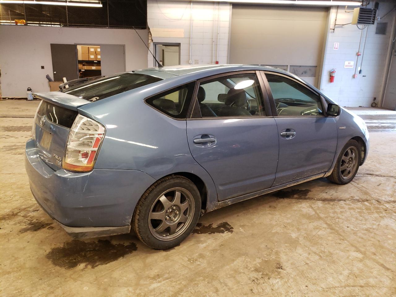 Image 3 of 2007 TOYOTA PRIUS  2007 with VIN JTDKB20U377669303