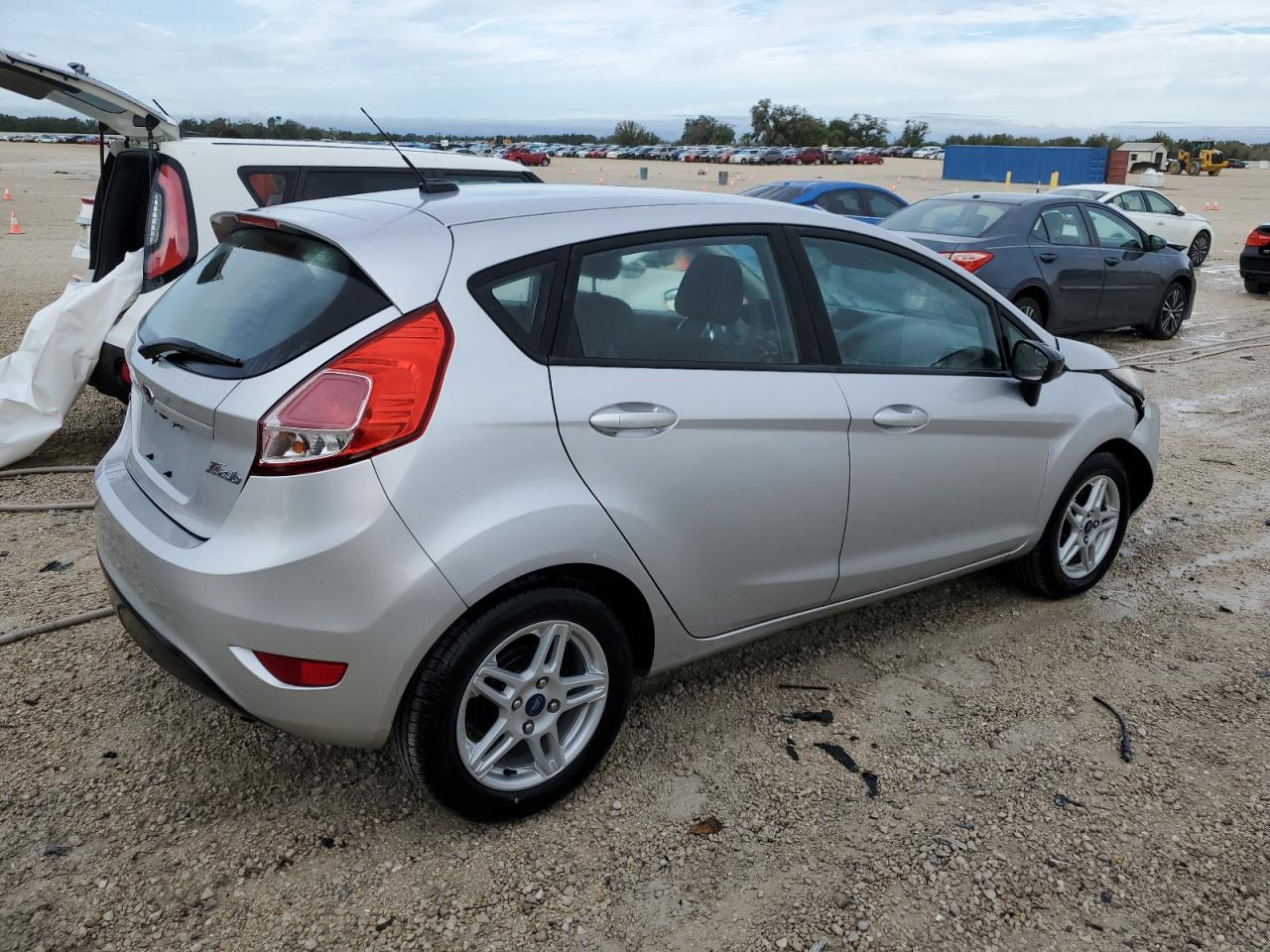 Image 3 of 2018 FORD FIESTA SE 2018 with VIN 3FADP4EJ2JM114463