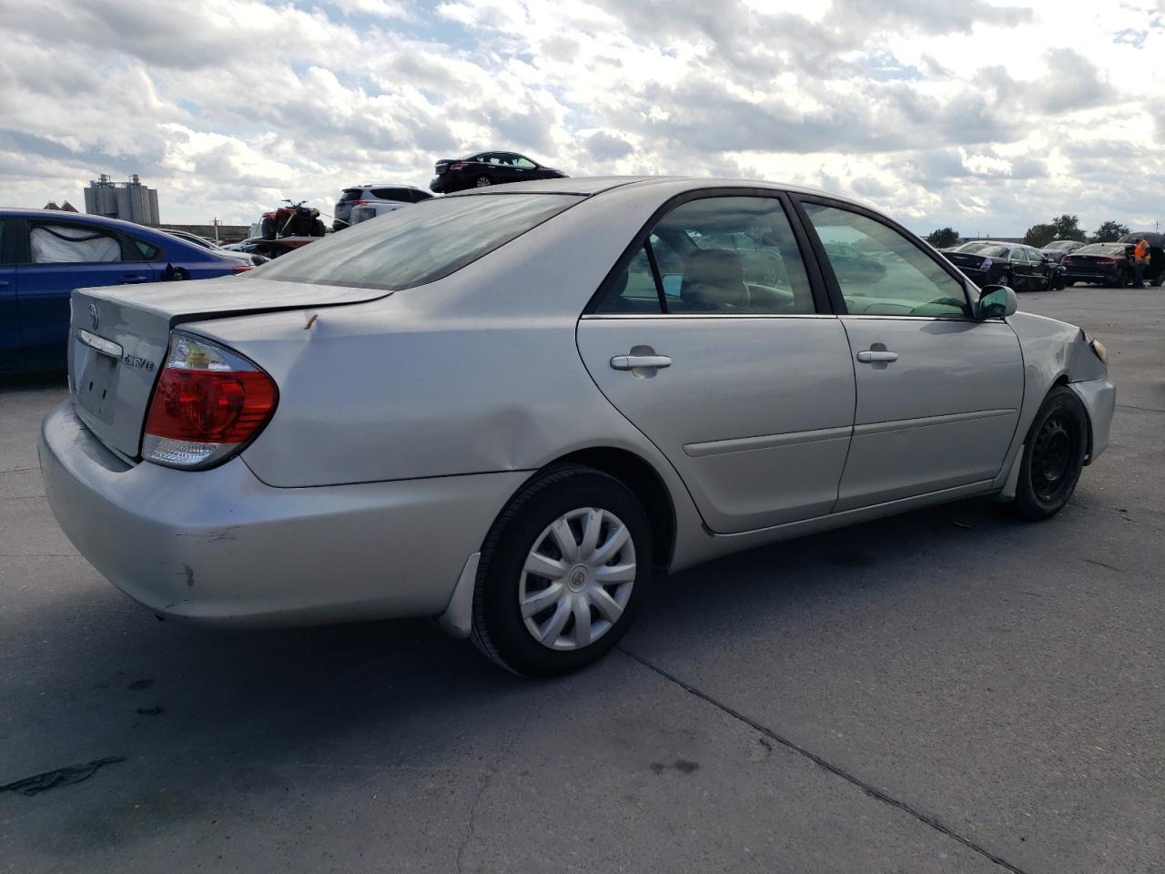 Изображение 3 2005 TOYOTA CAMRY LE 2005 с VIN 4T1BE32K55U085696