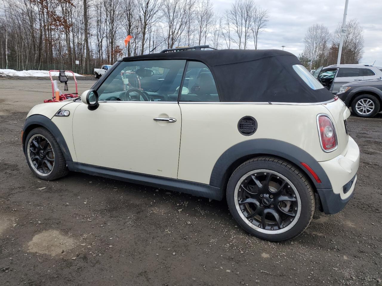 Image 2 of 2010 MINI COOPER S 2010 with VIN WMWMS3C54ATY09342