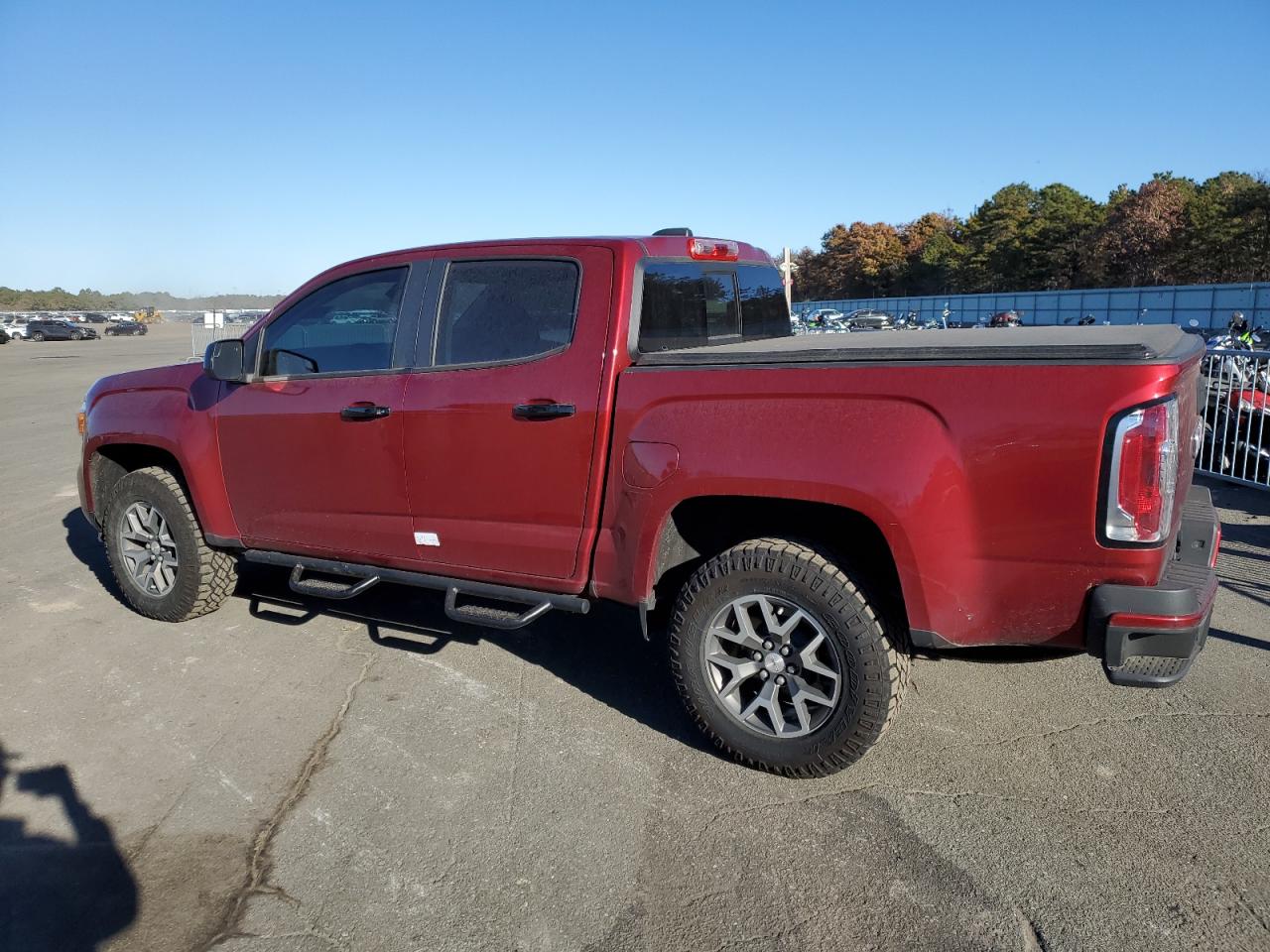 Obraz 2 z 2021 GMC CANYON AT4 2021 z VIN 1GTG6FEN9M1295362