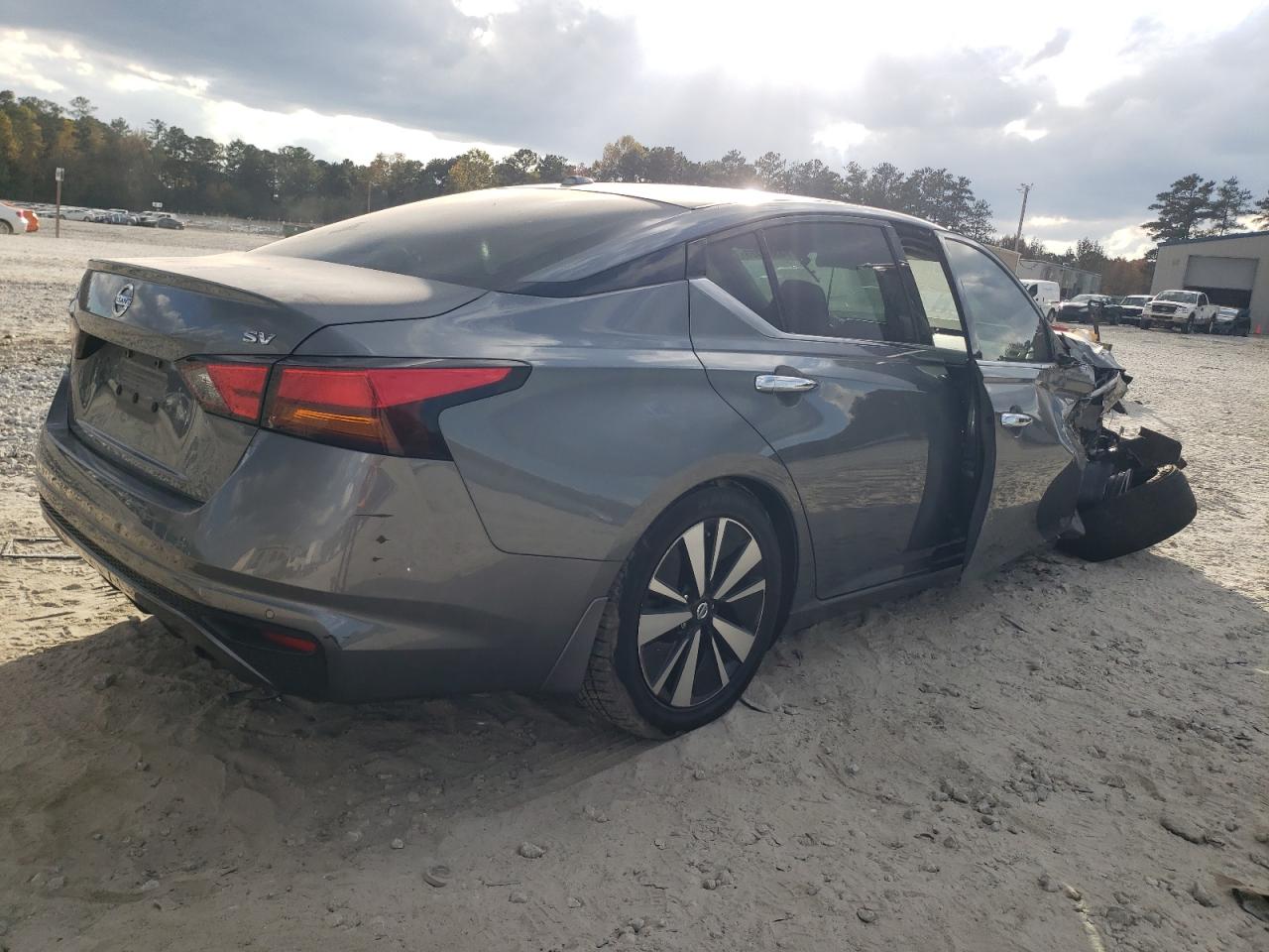 Image 3 of 2019 NISSAN ALTIMA SV 2019 with VIN 1N4BL4DV8KC129396