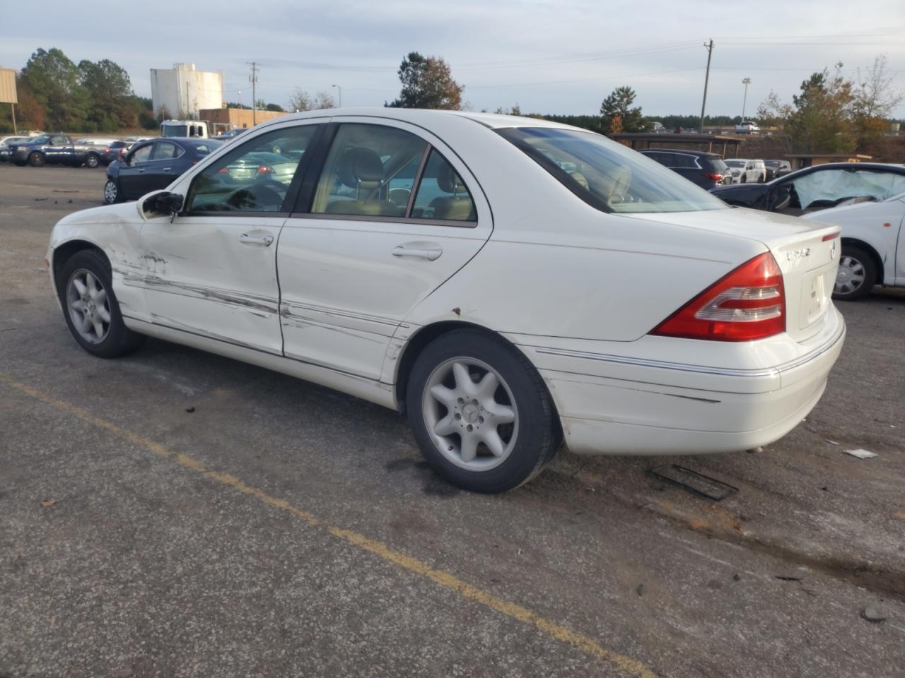 Image 2 of 2004 MERCEDES-BENZ C 240 2004 with VIN WDBRF61J34E018385