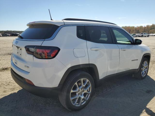 Image 3 of 2022 JEEP COMPASS LATITUDE LUX 2022 with VIN 3C4NJDFB7NT172619