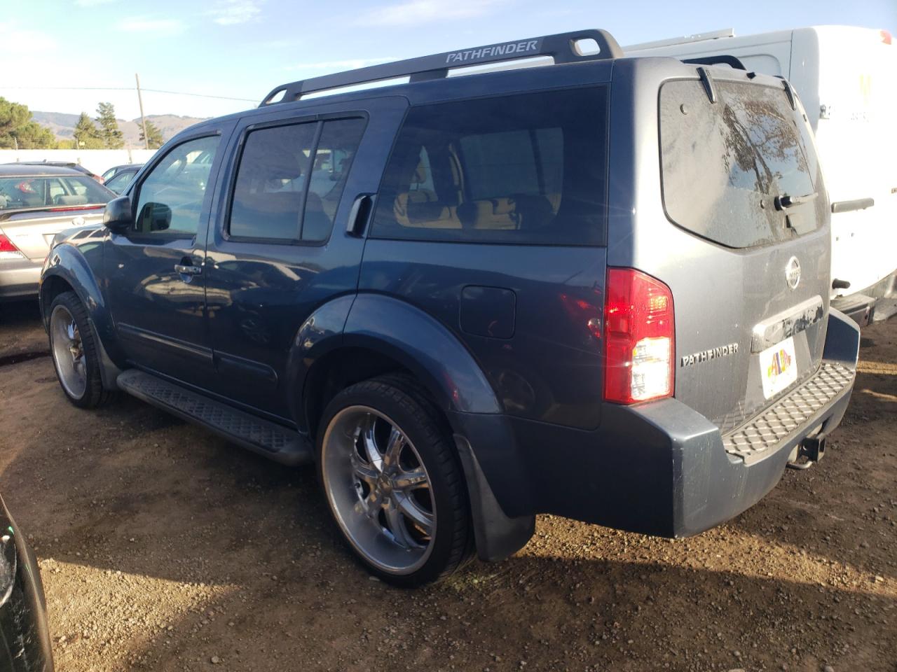 Image 2 of 2006 NISSAN PATHFINDER LE 2006 with VIN 5N1AR18U46C667695