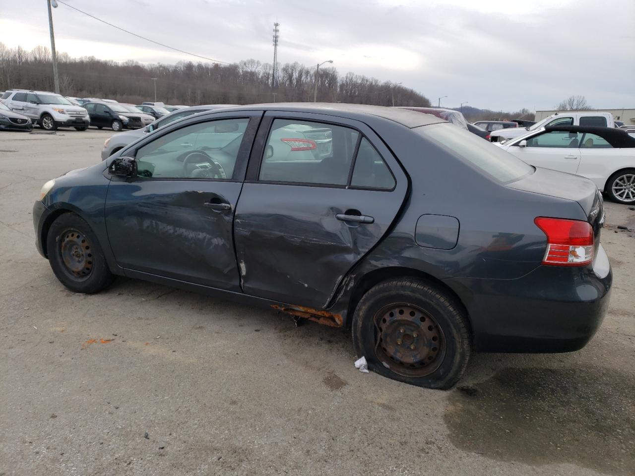 Obraz 2 z 2007 TOYOTA YARIS  2007 z VIN JTDBT923571014623