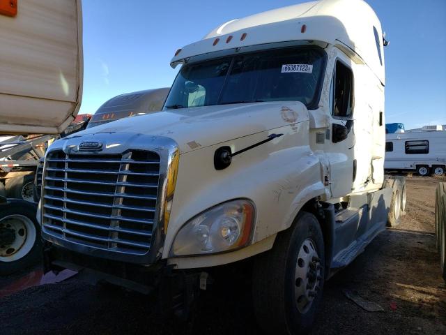 Image 2 of 2017 FREIGHTLINER CASCADIA 125  2017 with VIN 3AKJGLDR5HSHV2913