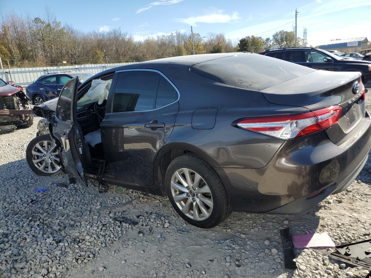 Изображение 2 2018 TOYOTA CAMRY L 2018 с VIN 4T1B11HK1JU539265