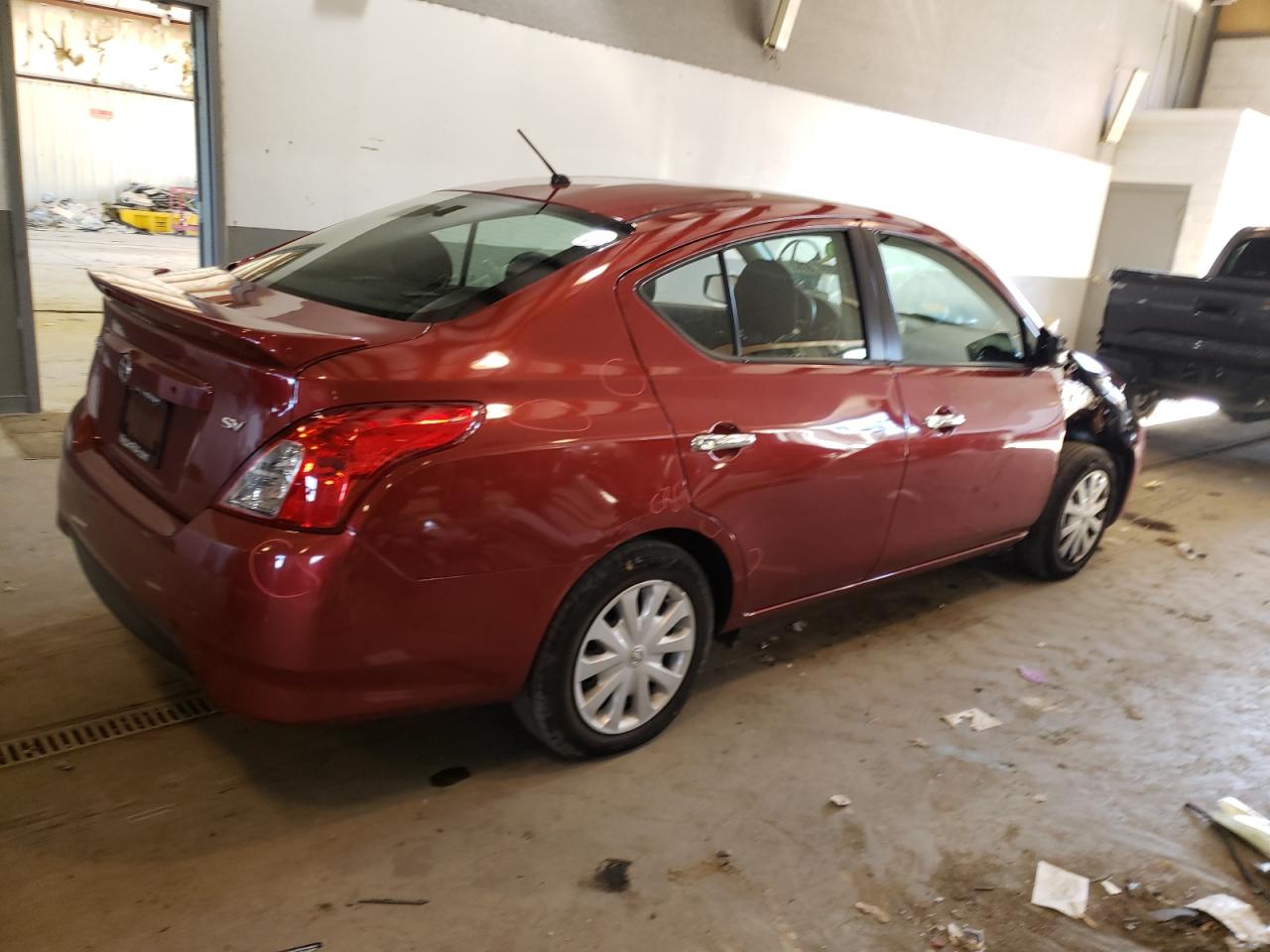 Изображение 3 2019 NISSAN VERSA S 2019 с VIN 3N1CN7AP9KL835560