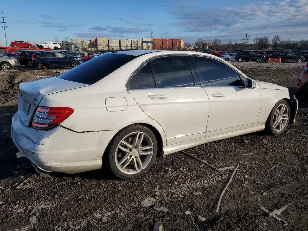 Image 3 of 2013 MERCEDES-BENZ C 300 4MATIC 2013 with VIN WDDGF8ABXDA821186