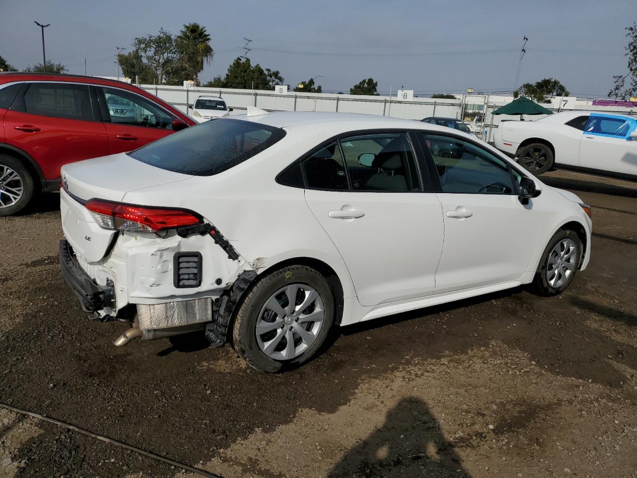 Obraz 3 z 2021 TOYOTA COROLLA LE 2021 z VIN 5YFEPMAE2MP246272