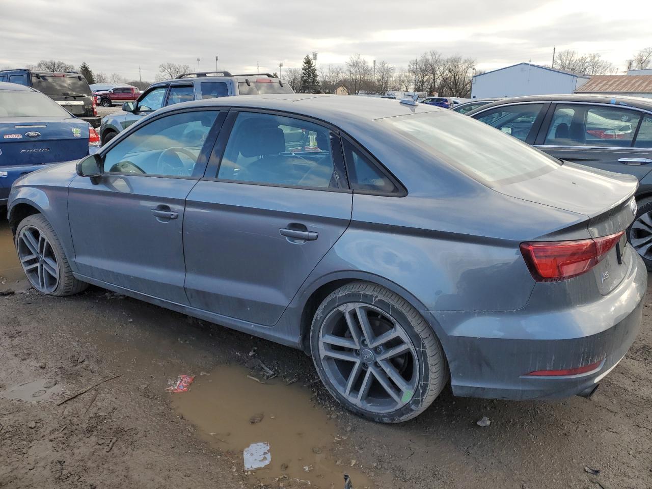 Изображение 2 2018 AUDI A3 PREMIUM 2018 с VIN WAUB8GFF6J1048777