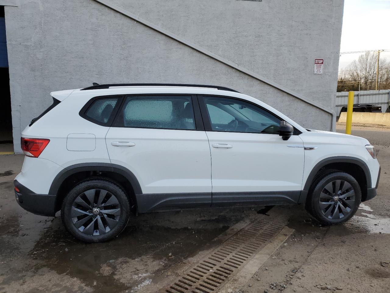 Изображение 3 2022 VOLKSWAGEN TAOS S 2022 с VIN 3VVDX7B22NM006702