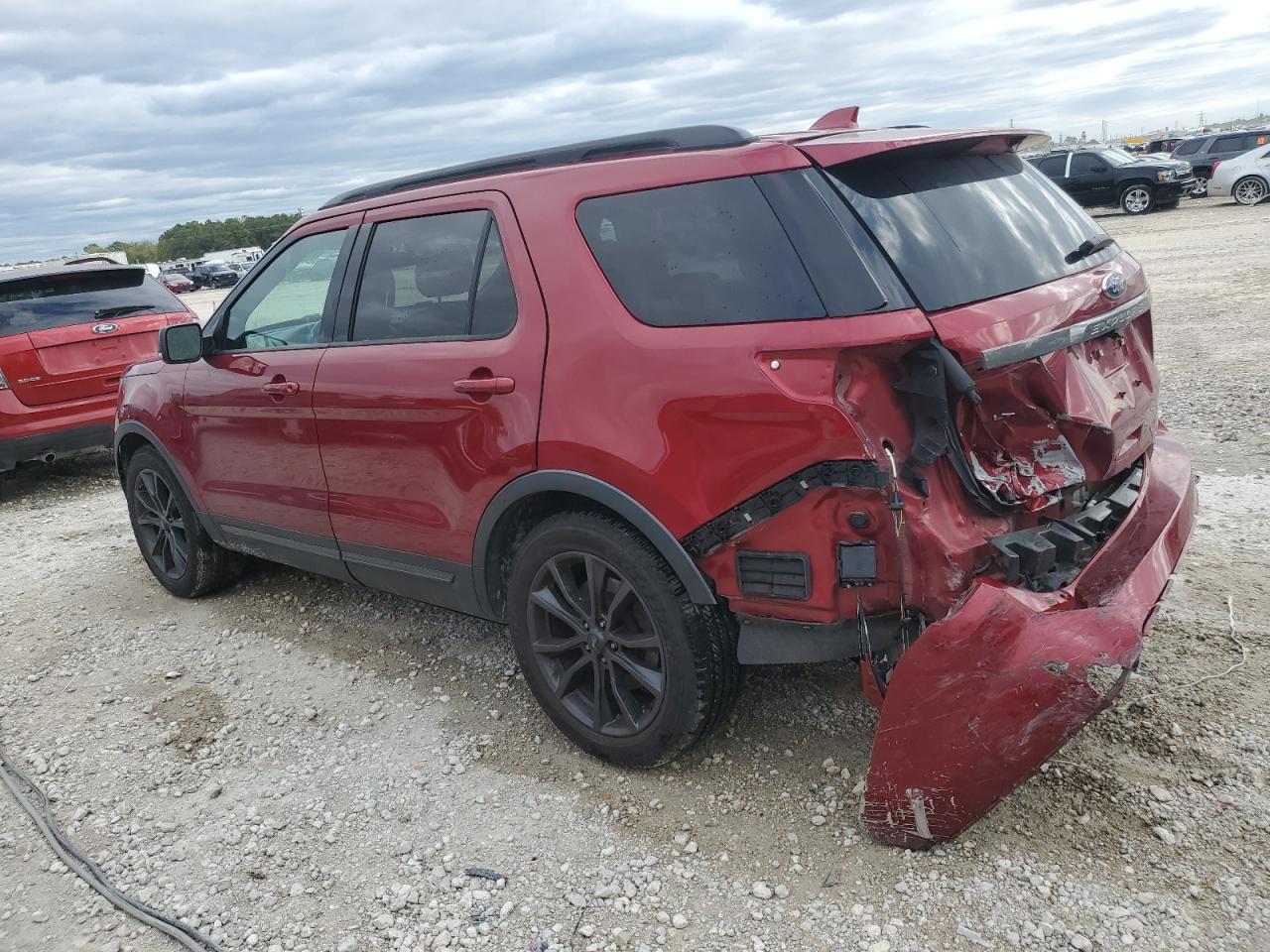 Изображение 2 2017 FORD EXPLORER XLT 2017 с VIN 1FM5K7D85HGB05883