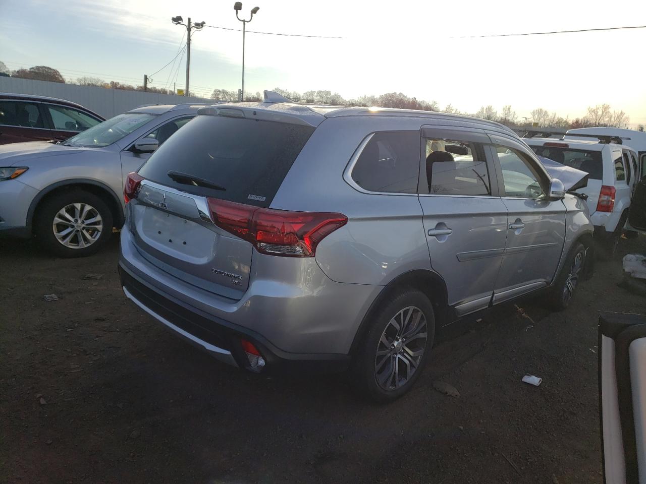 Изображение 3 2017 MITSUBISHI OUTLANDER SE 2017 с VIN JA4AZ3A31HZ024622
