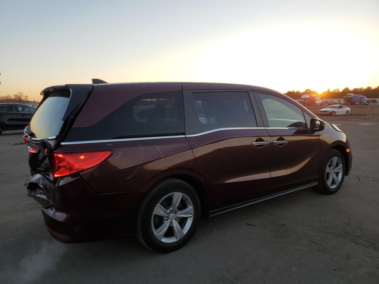 Изображение 3 2018 HONDA ODYSSEY EXL 2018 с VIN 5FNRL6H77JB068771