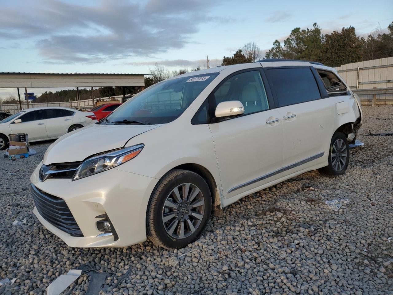 2020 TOYOTA SIENNA XLE 2020 image