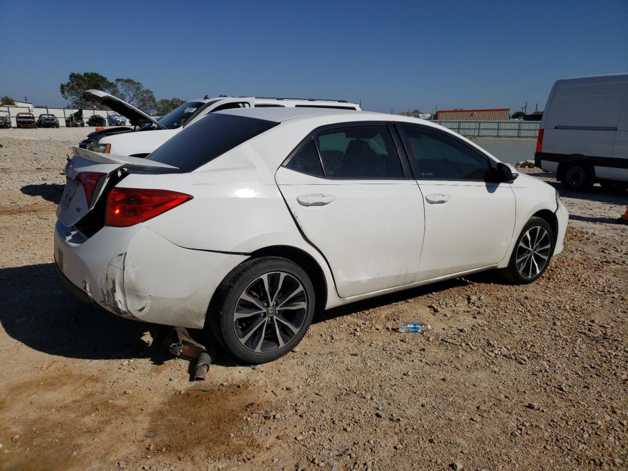 Изображение 3 2017 TOYOTA COROLLA L 2017 с VIN 5YFBURHE1HP655920