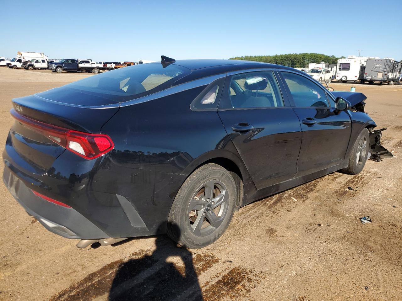 Image 3 of 2022 KIA K5 LX 2022 with VIN 5XXG24J27NG101624