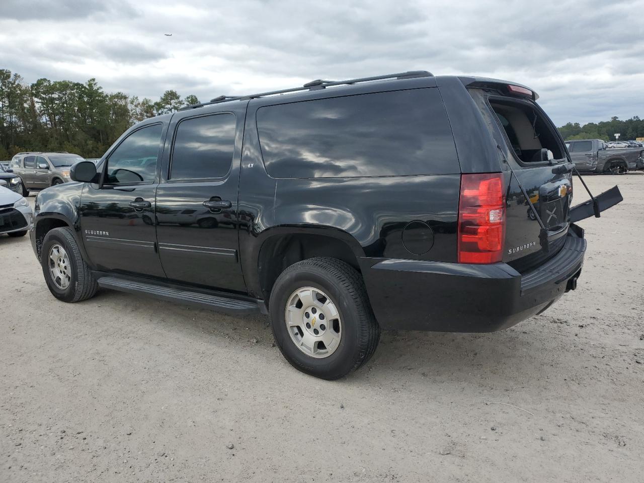 Obraz 2 z 2012 CHEVROLET SUBURBAN K1500 LT 2012 z VIN 1GNSKJE78CR135409