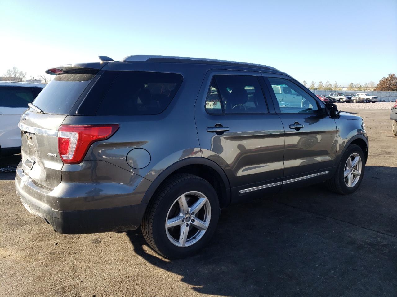 Image 3 of 2016 FORD EXPLORER XLT 2016 with VIN 1FM5K8D85GGC52550