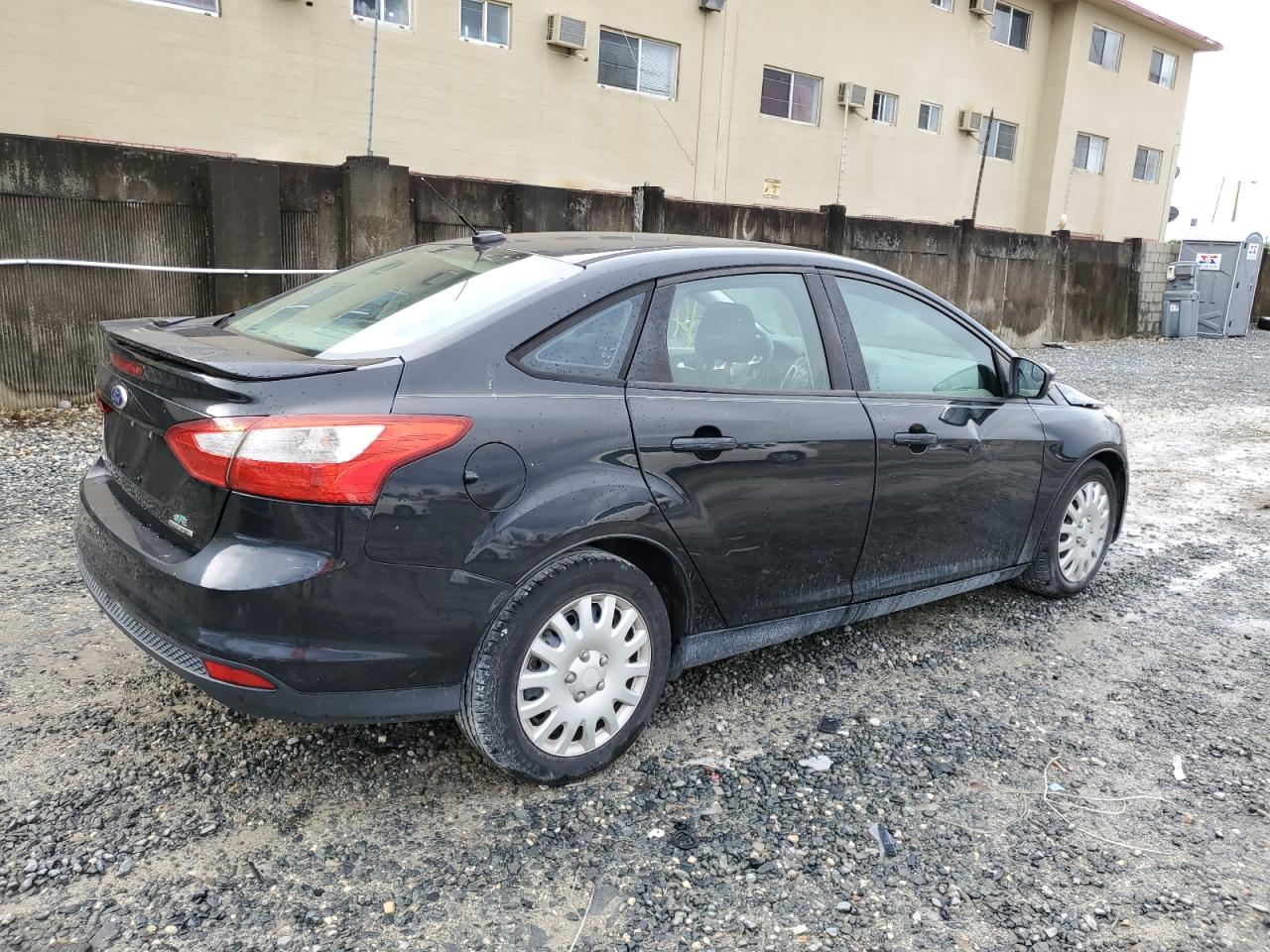 Image 3 of 2013 FORD FOCUS SE 2013 with VIN 1FADP3F2XDL155897