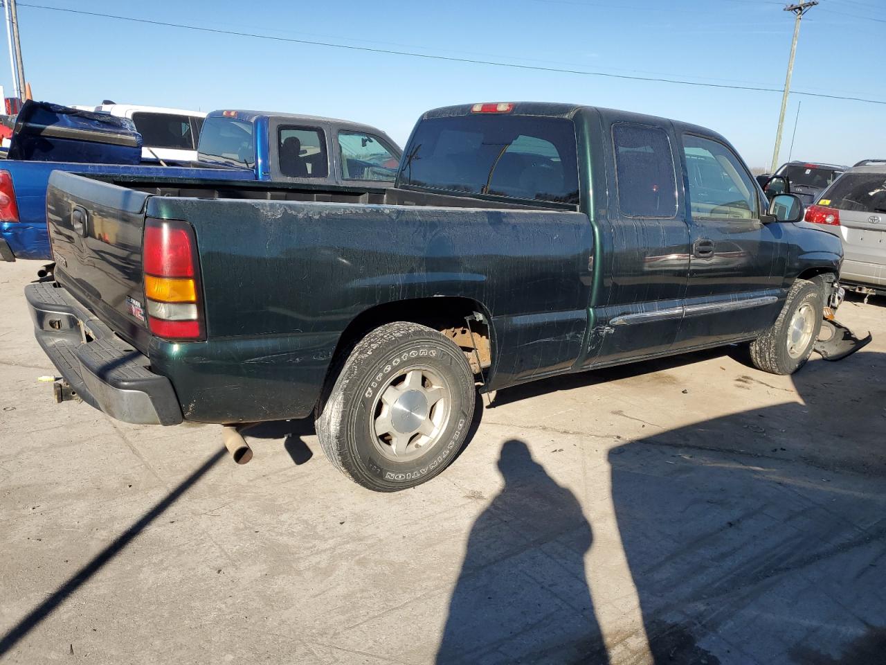 Obraz 3 z 2004 GMC NEW SIERRA C1500 2004 z VIN 2GTEC19T441280595