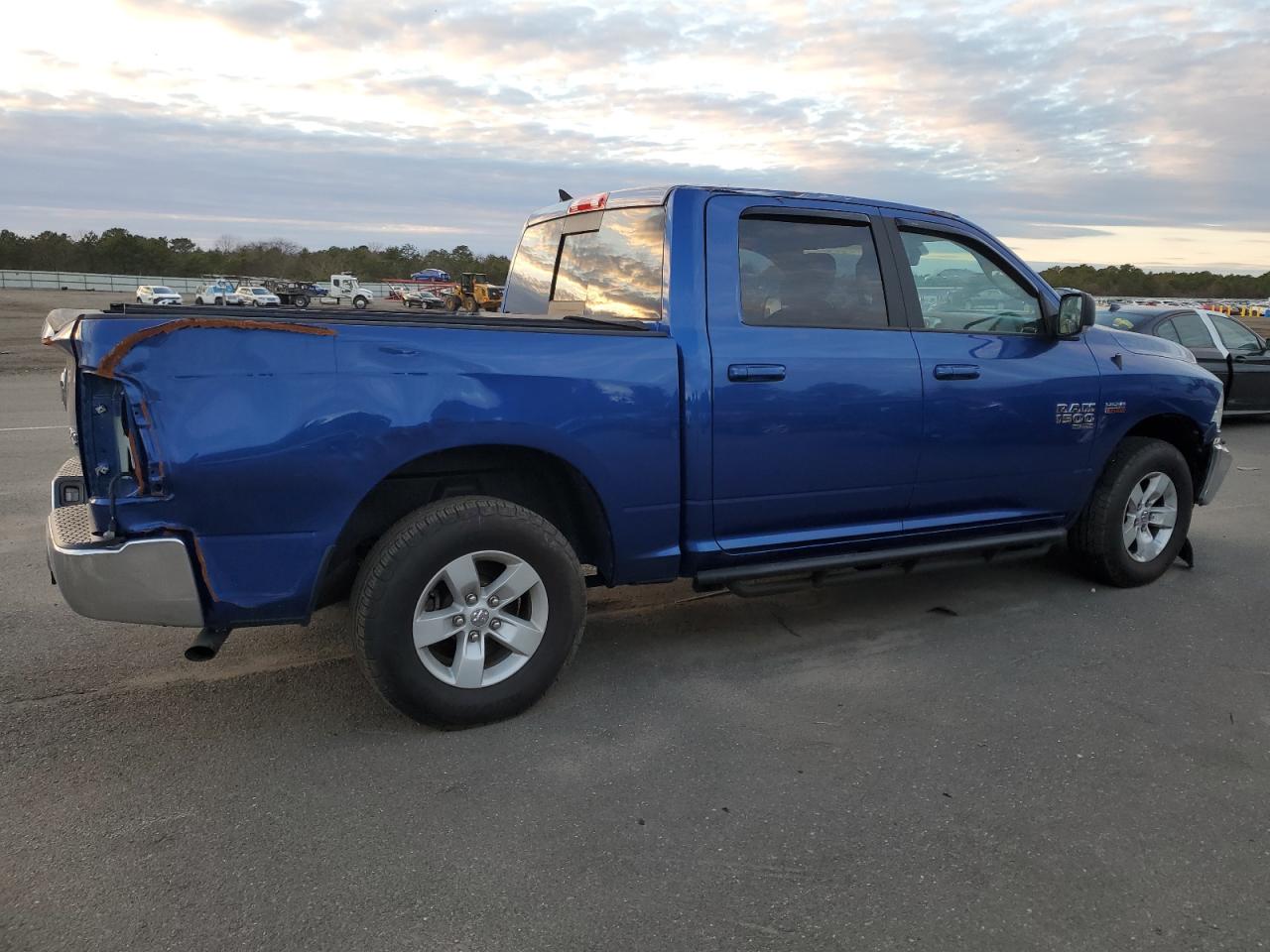 Obraz 3 z 2019 RAM 1500 CLASSIC SLT 2019 z VIN 1C6RR7LT6KS654379