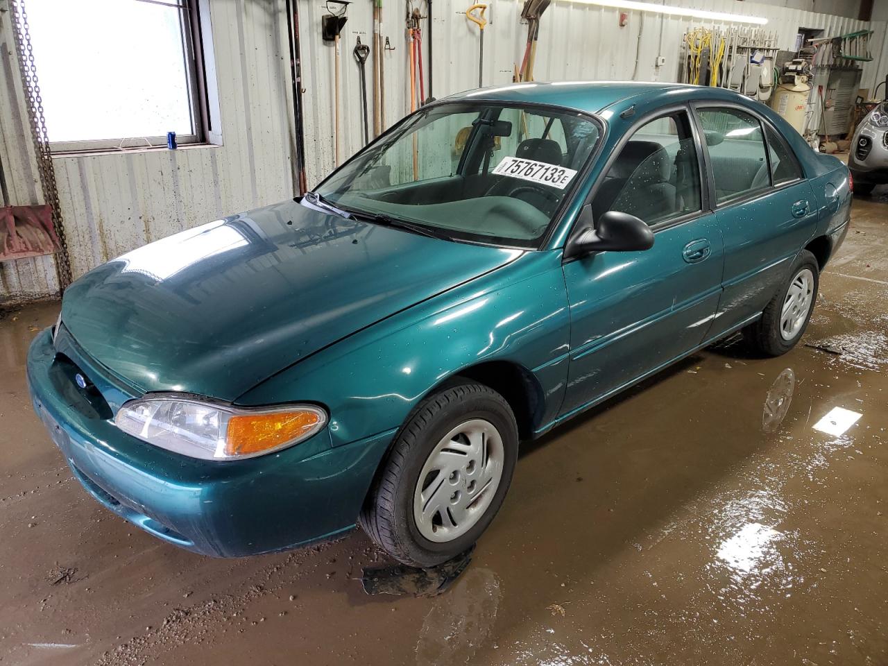 Image 1 of 1997 FORD ESCORT LX 1997 with VIN 1FALP13P2VW404502