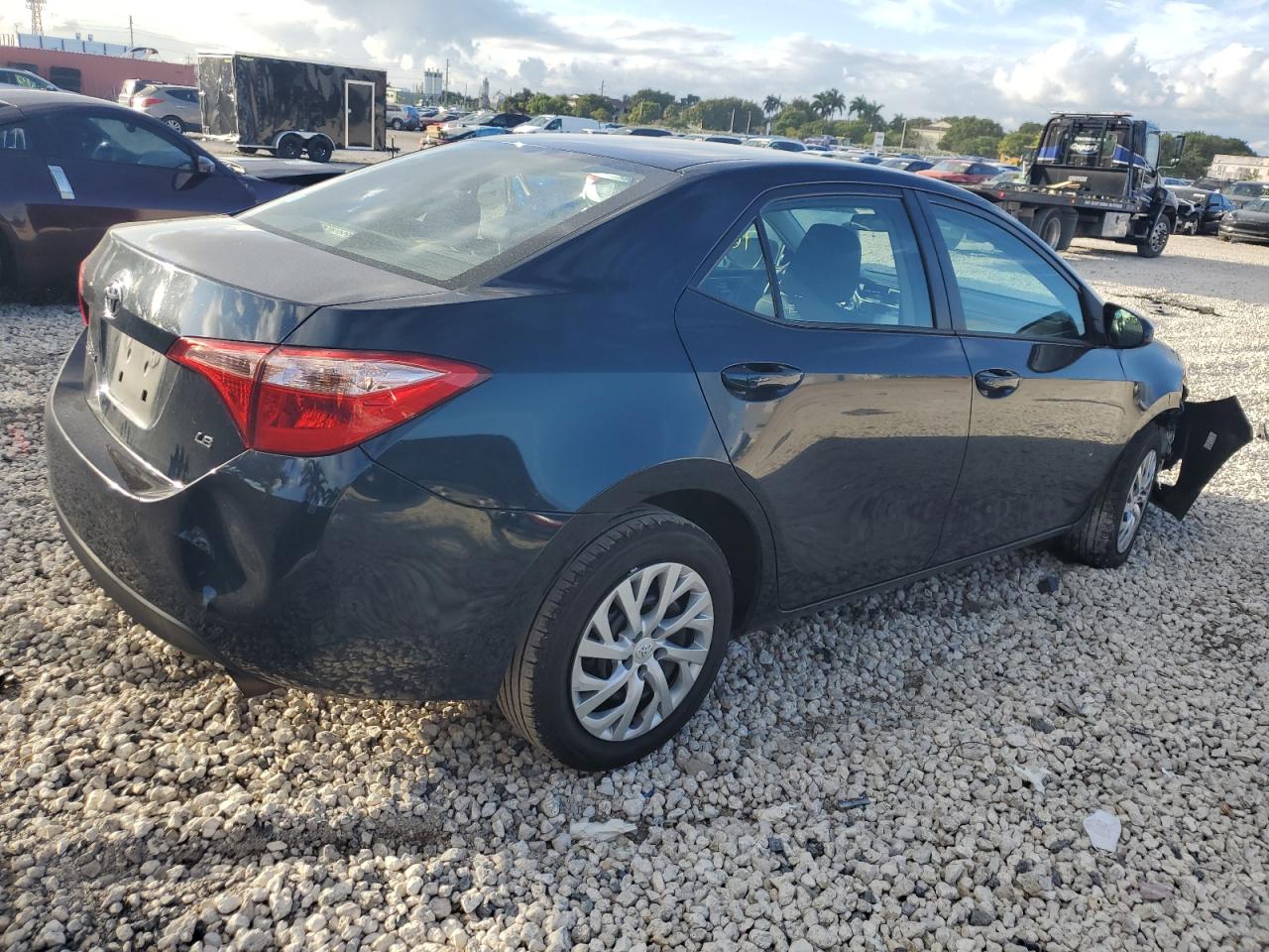 Изображение 3 2019 TOYOTA COROLLA L 2019 с VIN 5YFBURHE5KP942412