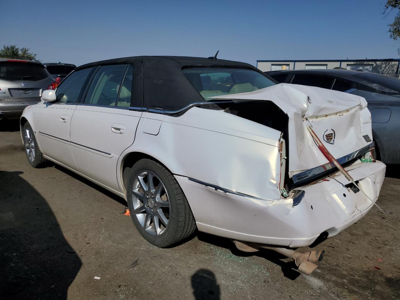 Image 2 of 2006 CADILLAC DTS  2006 with VIN 1G6KD57986U181903