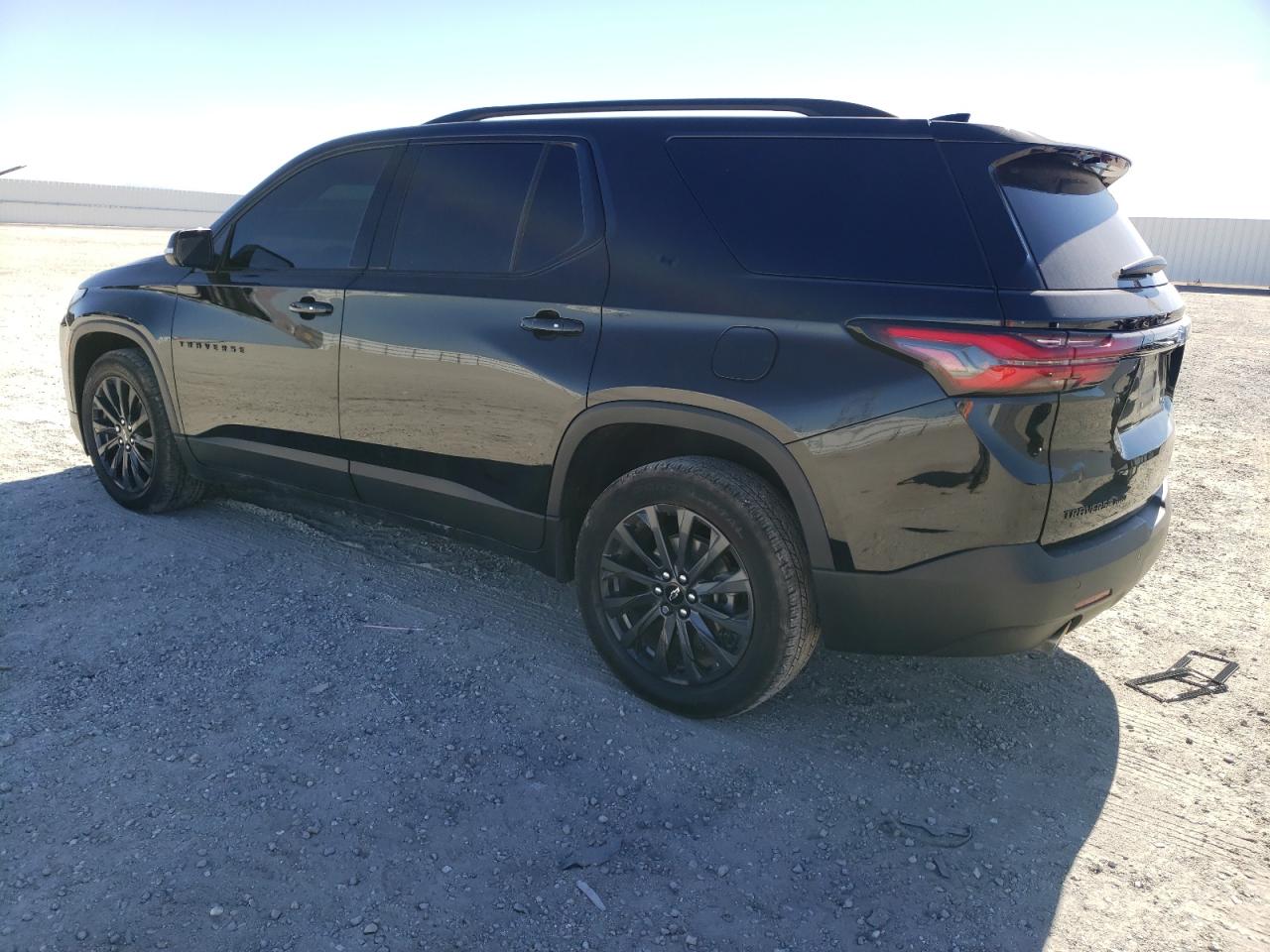 Изображение 2 2022 CHEVROLET TRAVERSE RS 2022 с VIN 1GNEVJKW5NJ176324
