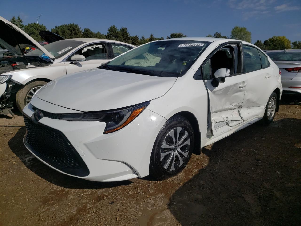 Obraz 1 z 2022 TOYOTA COROLLA LE 2022 z VIN JTDEAMDE1NJ040671