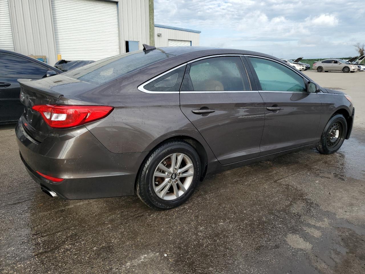 Image 3 of 2016 HYUNDAI SONATA SE 2016 with VIN 5NPE24AF8GH379840