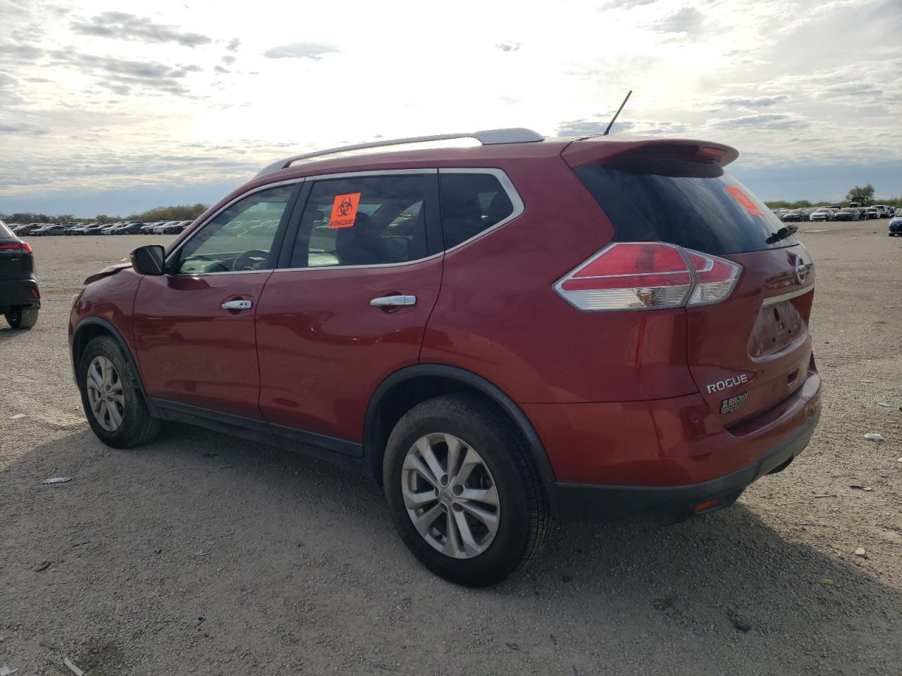 Image 2 of 2016 NISSAN ROGUE S 2016 with VIN KNMAT2MT2GP711955