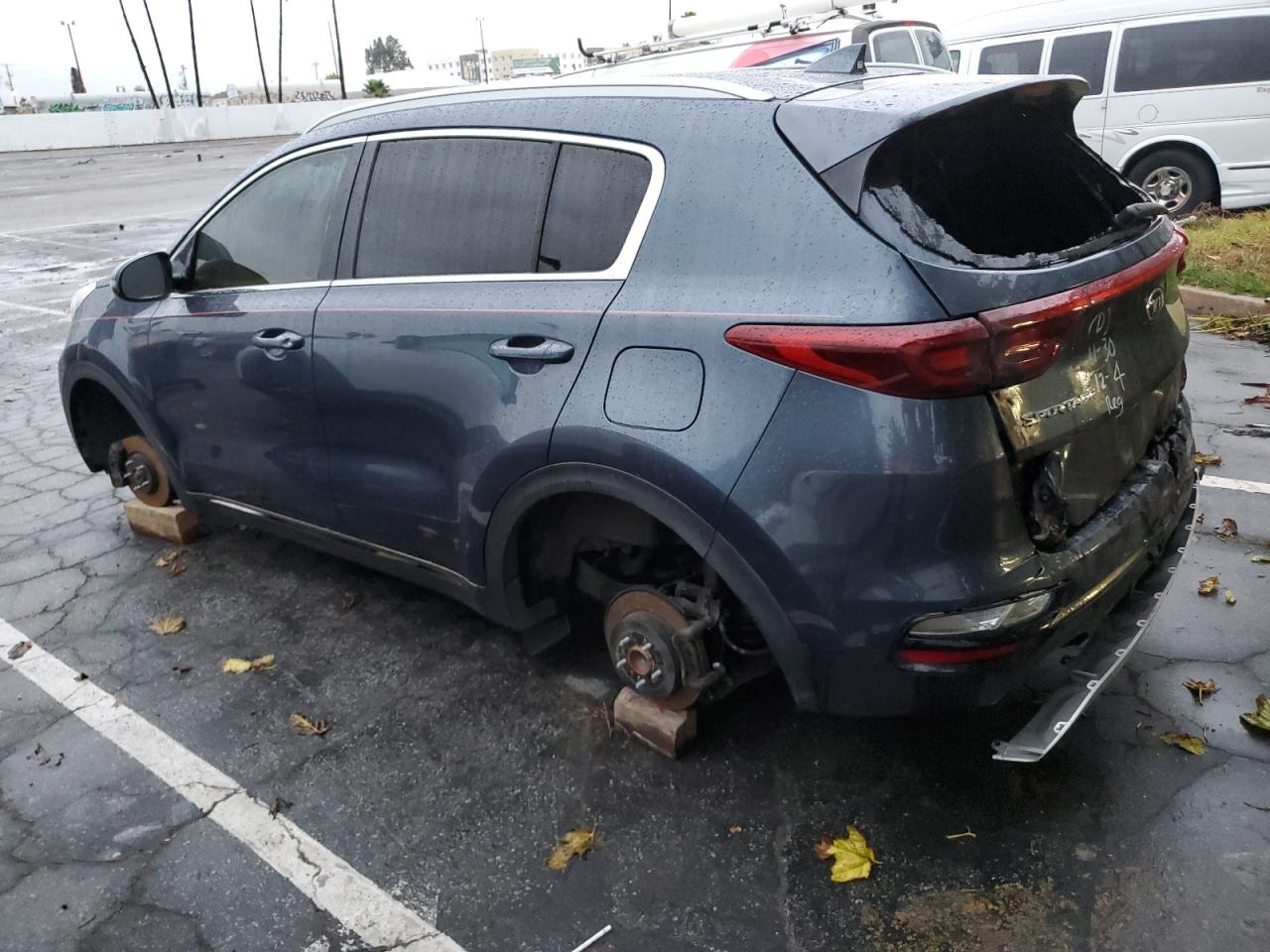 Obraz 2 z 2021 KIA SPORTAGE S 2021 z VIN KNDP63AC3M7871172