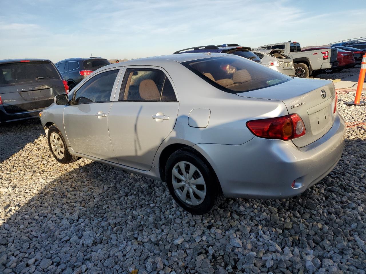 Obraz 2 z 2010 TOYOTA COROLLA BASE 2010 z VIN JTDBU4EE6AJ059185