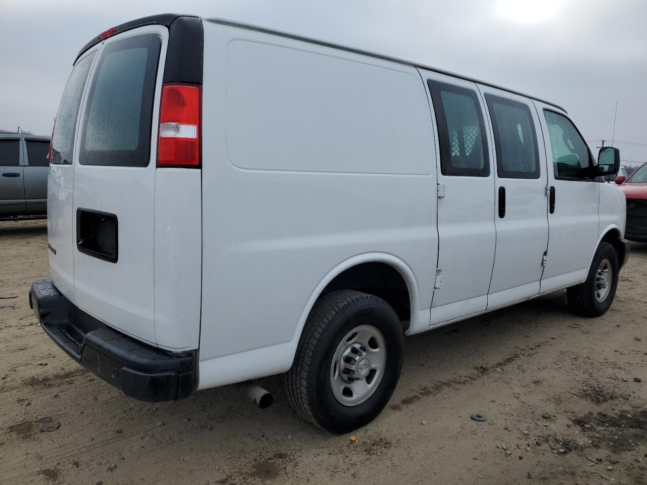 Obraz 3 z 2021 CHEVROLET EXPRESS G2500  2021 z VIN 1GCWGAFPXM1301195